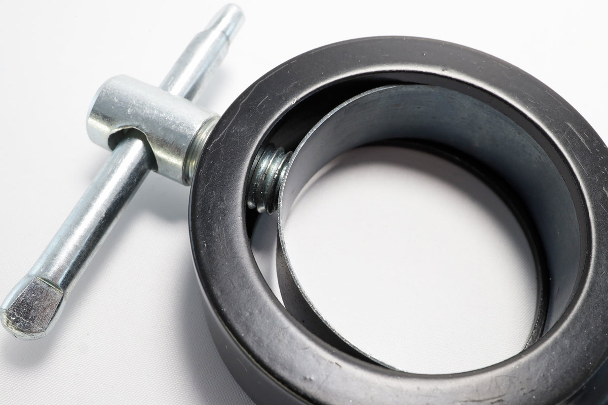Close-up of the protective inner liner inside an Andreoni barbell collar